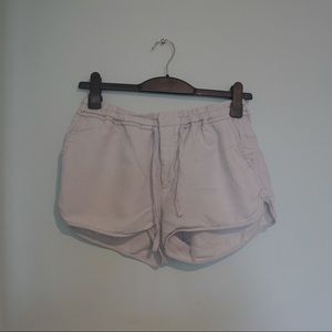 Aritzia Community linen shorts (size M)